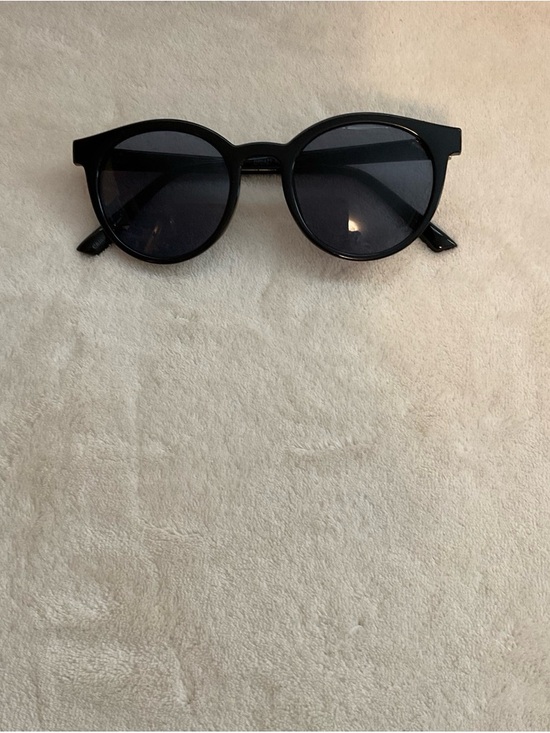 FRYE AND CO. Accessories - FRYE AND CO. Black Round Women’s Sunglasses